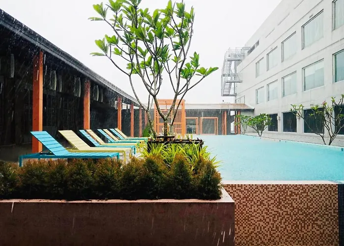 The Quarter Hualamphong By Uhg 4*