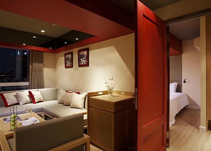 The Quarter Hualamphong By Uhg