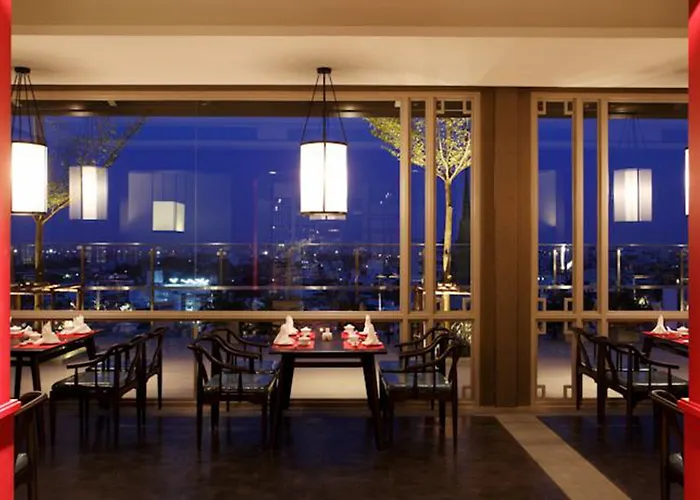 The Quarter Hualamphong By Uhg